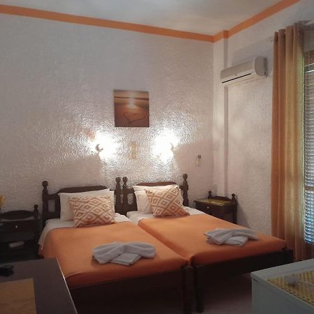 Artemis Rooms Agia Marina  ภายนอก รูปภาพ