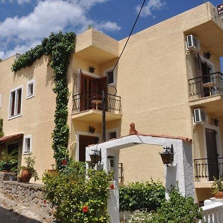 Artemis Rooms Agia Marina  ภายนอก รูปภาพ
