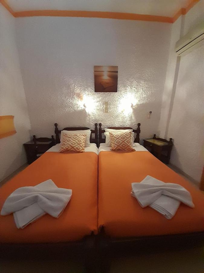 Artemis Rooms Agia Marina  ภายนอก รูปภาพ