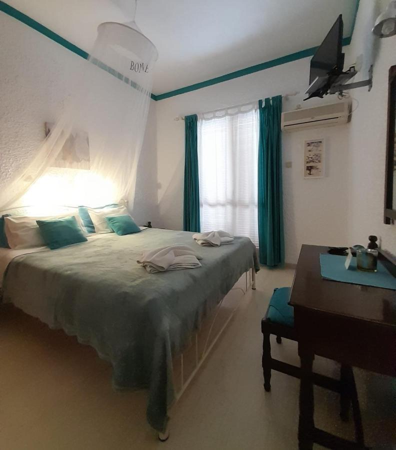 Artemis Rooms Agia Marina  ภายนอก รูปภาพ