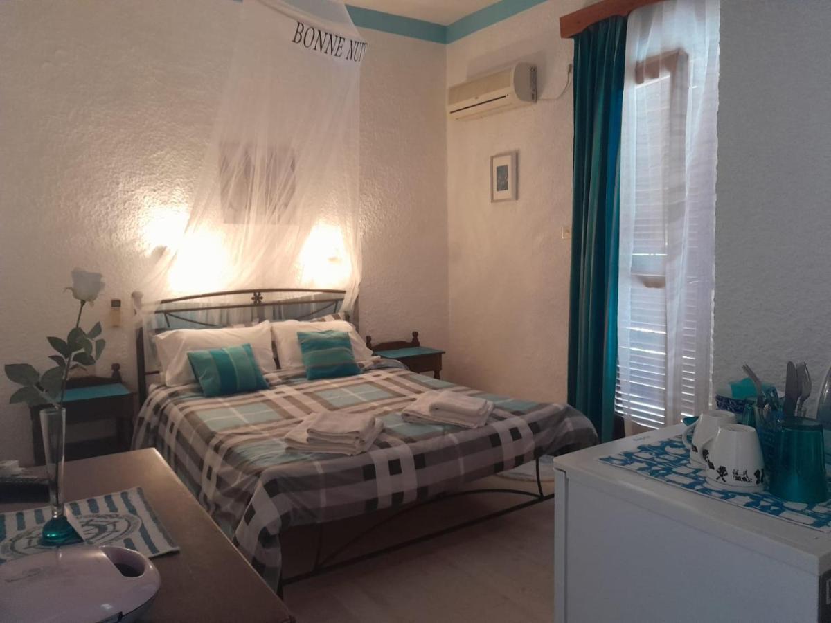 Artemis Rooms Agia Marina  ภายนอก รูปภาพ