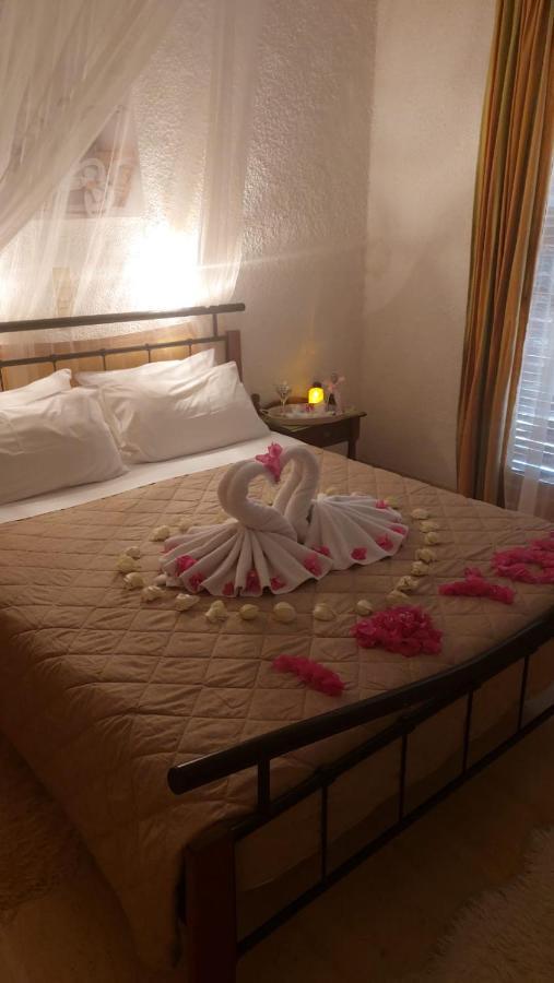 Artemis Rooms Agia Marina  ภายนอก รูปภาพ