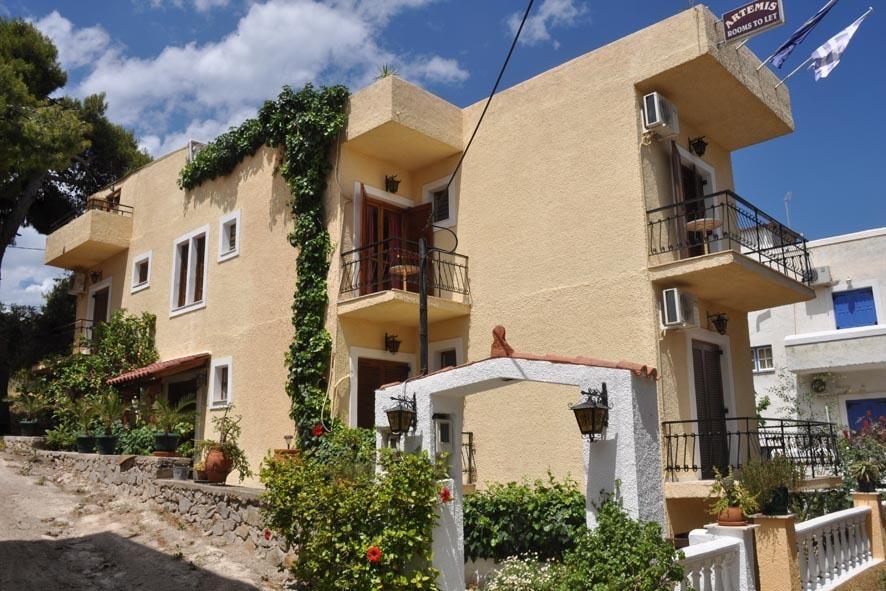 Artemis Rooms Agia Marina  ภายนอก รูปภาพ