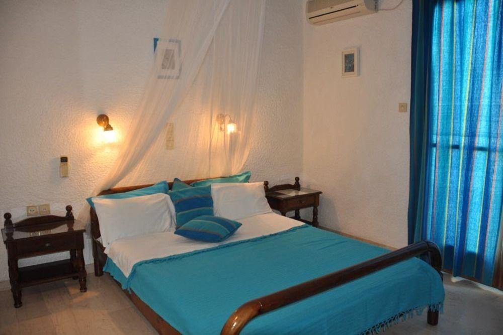 Artemis Rooms Agia Marina  ภายนอก รูปภาพ
