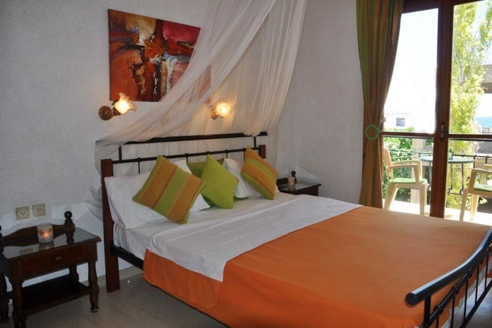Artemis Rooms Agia Marina  ภายนอก รูปภาพ