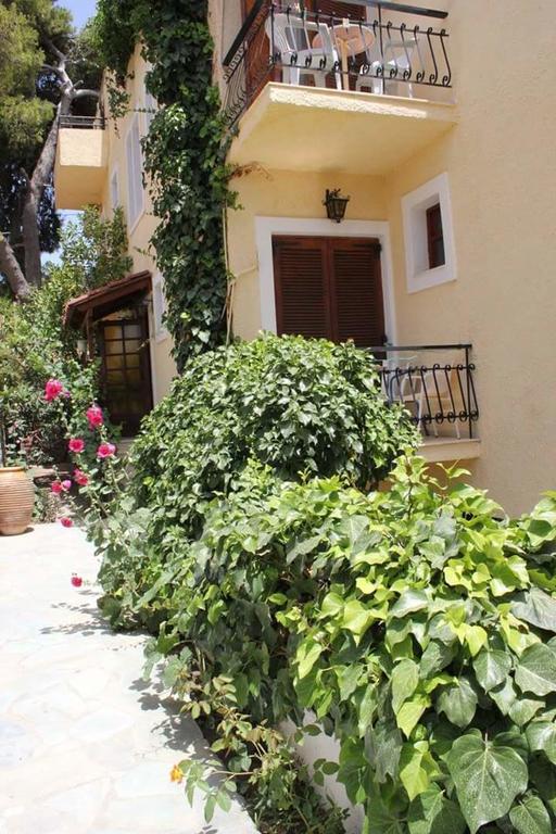 Artemis Rooms Agia Marina  ภายนอก รูปภาพ
