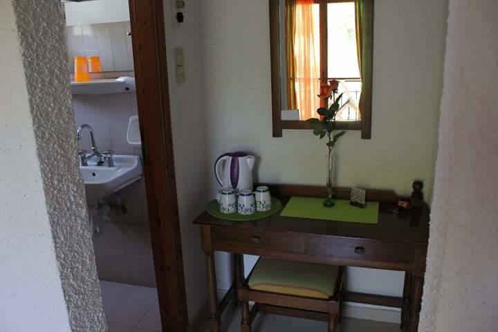 Artemis Rooms Agia Marina  ภายนอก รูปภาพ