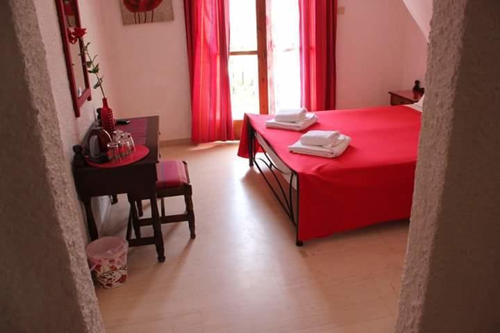 Artemis Rooms Agia Marina  ภายนอก รูปภาพ